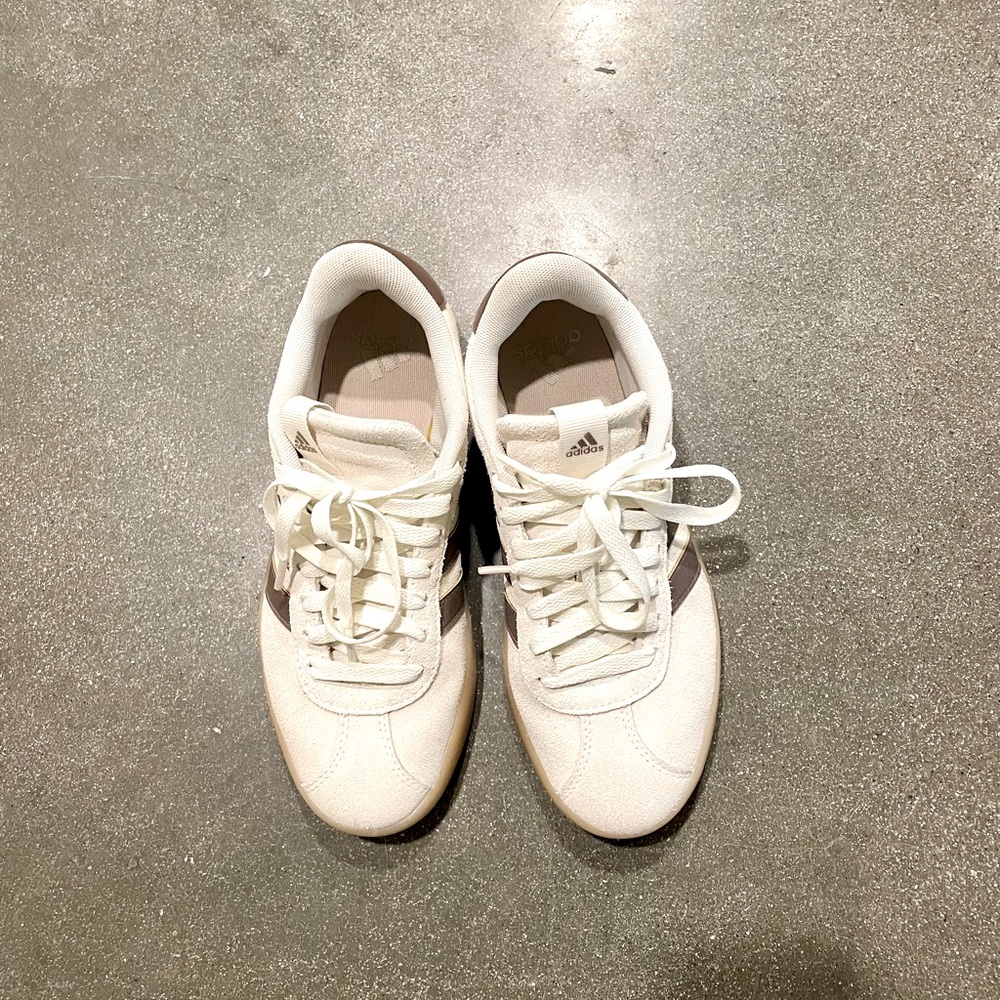 Like New! Adidas Beige Suede Samba